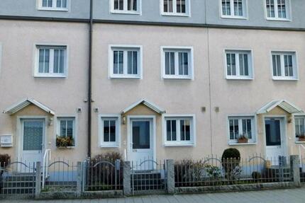 Reihenmittelhaus 91207 mit 2 TG-Stellplätzen Keller Dachterrasse zimmer
