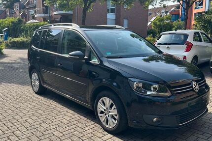 VW Touran 88.700 km 9.500 &euro; Neuss 41460