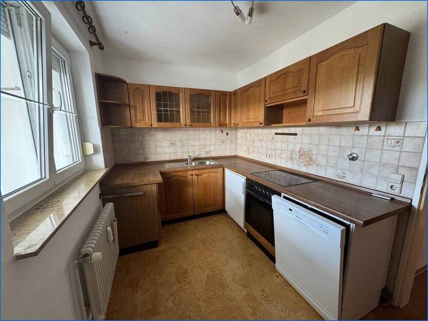 Herrliche 1 Zi.-Wohnung im 1.OG mit großem Balkon und unverbaubarem Fernblick !