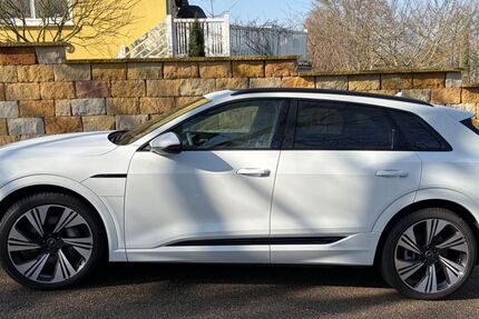 Audi Q8 e-tron 12.000 km 49.000 &euro; Mainz 55130