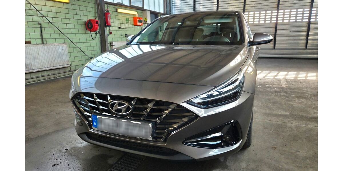 Hyundai i30 57.752 km 17.400 € Unterschleißheim 85716