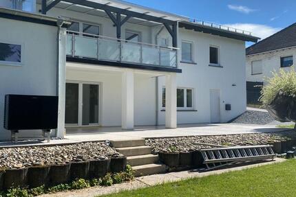 Erstbezug: Erdgeschosswohnung mit gehobener Ausstattung in Kirkel 5 zimmer