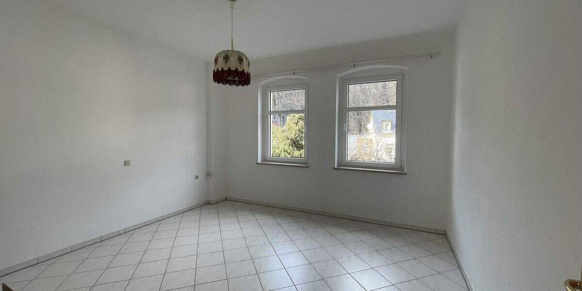 Doppelhaushälfte Glashütte - 7 Zimmer, 130 m&sup2;, 275.000&euro; | Angebot:25899912