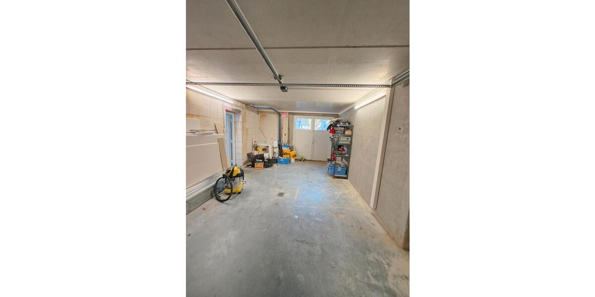 Doppelhaushälfte Schorndorf - 7.5 Zimmer, 182 m&sup2;, 2.550&euro; | Angebot:25795954