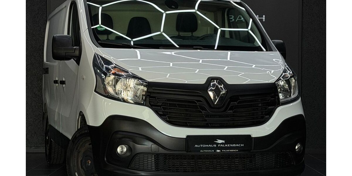 Renault Trafic 258.000 km 7.700 &euro; Löhne 32584