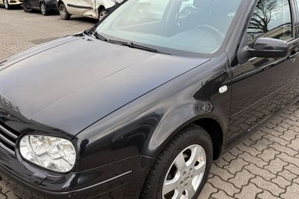 VW Golf 239.043 km 2.850 &euro; Achim 28832
