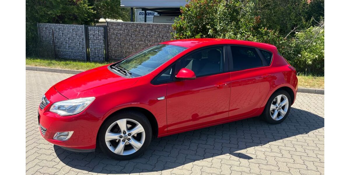 Opel Astra 113.000 km 6.100 &euro; Muldestausee 06774