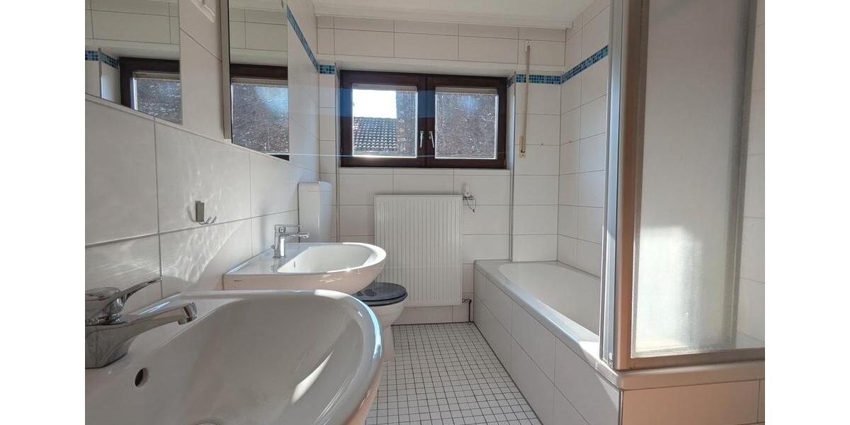 Etagenwohnung Böhl-Iggelheim Iggelheim - 3.5 Zimmer, 110 m&sup2;, 800&euro; | Angebot:26000142