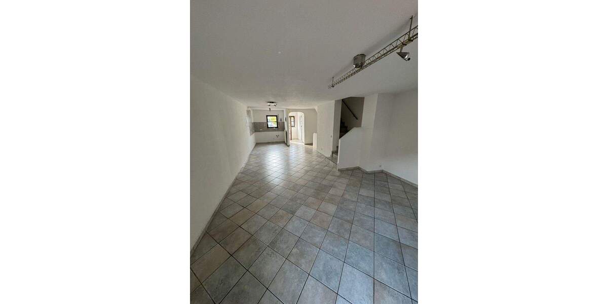 Reihenmittelhaus Ludwigshafen Ruchheim - 5 Zimmer, 125 m&sup2;, 1.500&euro; | Angebot:25822304