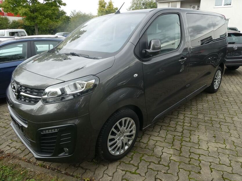 Zafira Life