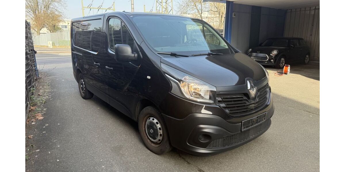 Renault Trafic 208.106 km 7.299 &euro; Wiesbaden 65189