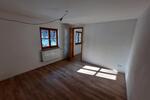 Etagenwohnung Durach - 3 Zimmer, 95 m&sup2;, 1.300&euro; | Angebot:26321397