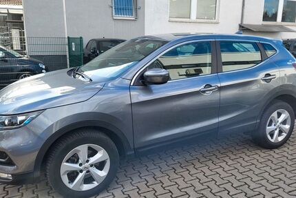 Nissan Qashqai 63.500 km 17.990 &euro; Frankfurt 60486