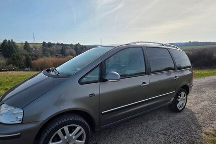 VW Sharan 230.000 km 2.699 &euro; Thomm 54317