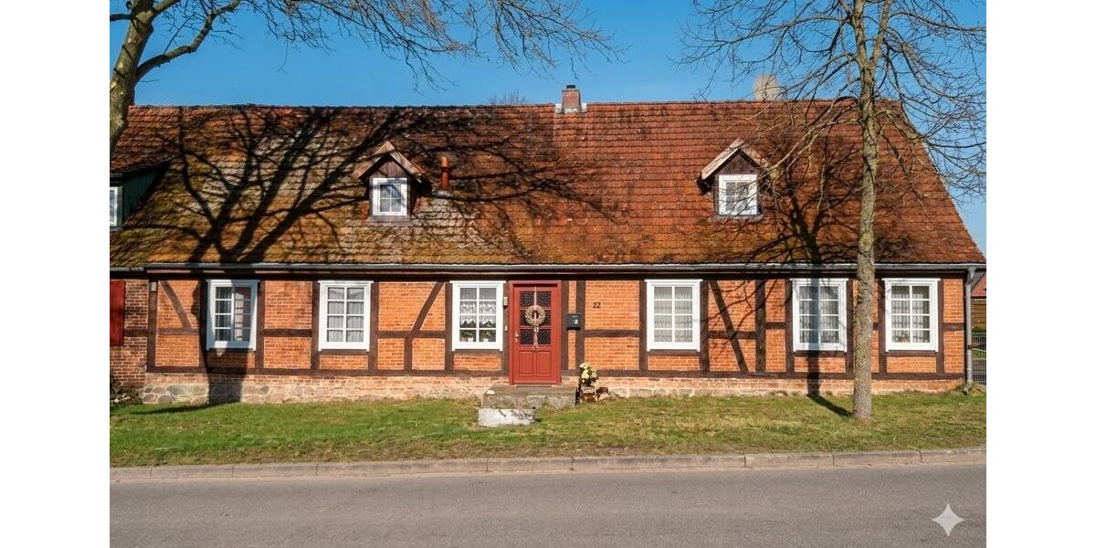 Doppelhaushälfte Goldberg - 6 Zimmer, 200 m&sup2;, 269.000&euro; | Angebot:26121485