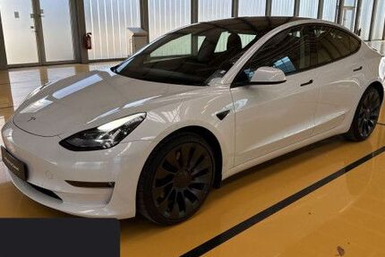 Tesla Model 3 35.256 km 35.300 &euro; Hanau 63457