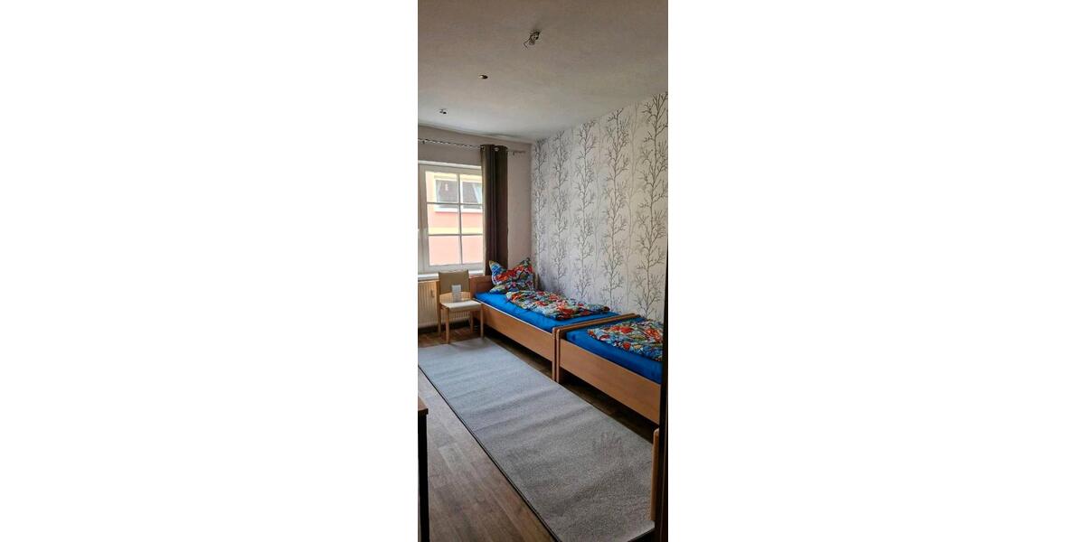 Wohnen auf Zeit Nebra (Unstrut) - 10 Zimmer, 250 m&sup2;, 30&euro; | Angebot:24514094