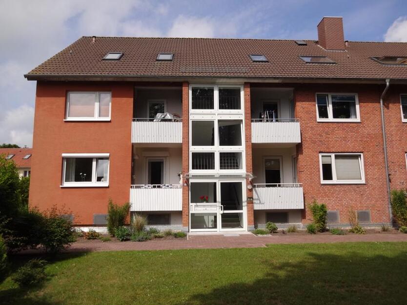 Oldenburg i.H. zum 01.11.2025 (ab 01.09.), 2-Zi.-DG-Whg., 45 qm