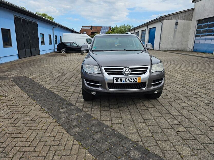 VW Touareg 208.000 km 8.999 € Marktbergel 91613