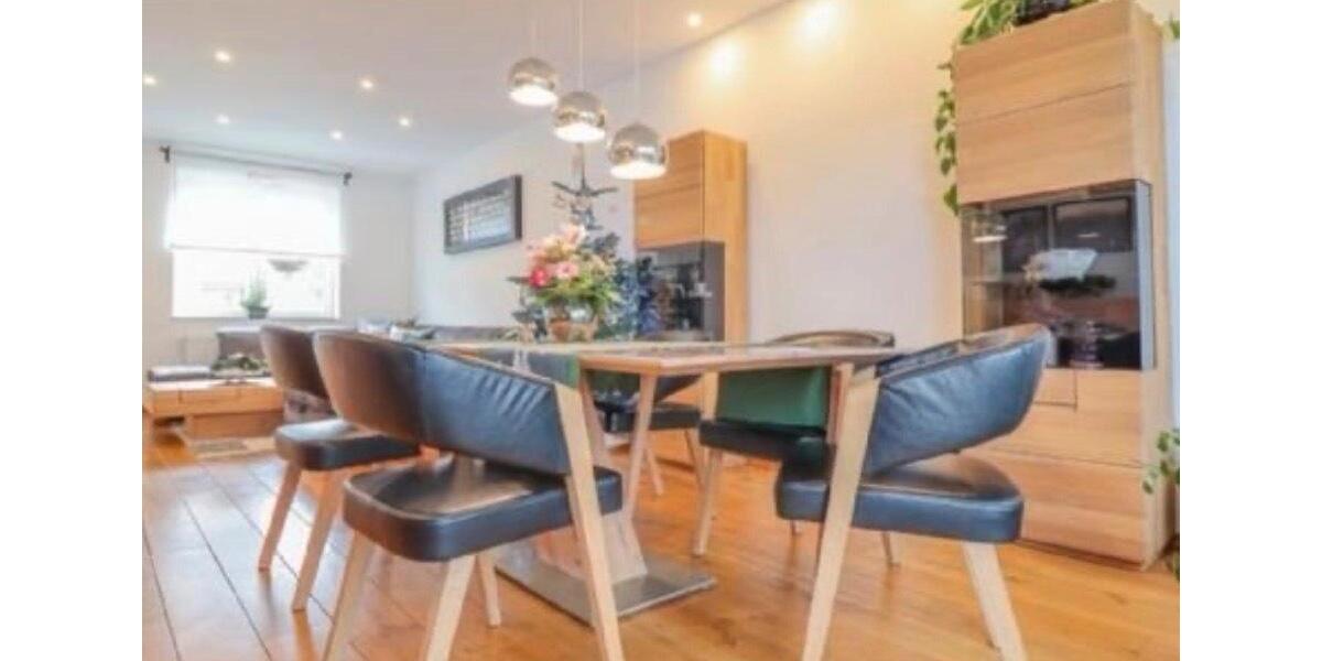 Gepflegtes Einfamilienhaus 135m2 mit Garage + Stellplätze 5 zimmer