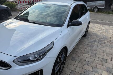 Kia ceed Sportswagon 110.000 km 17.499 &euro; Flein 74223