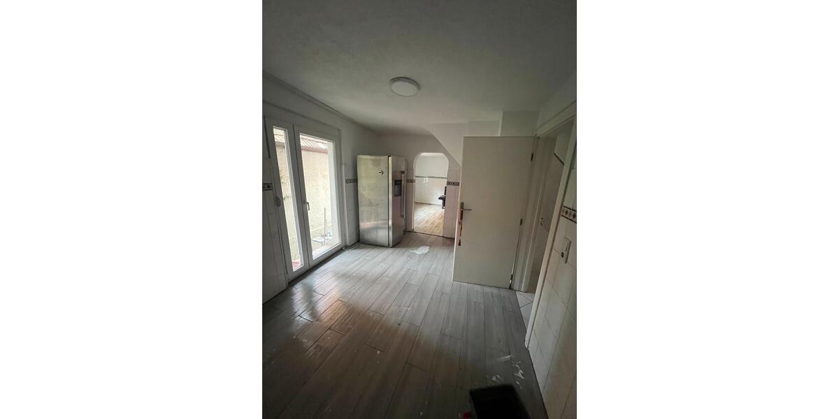 Mehrfamilienhaus, Wohnhaus Aichtal - 8 Zimmer, 160 m&sup2;, 1.800&euro; | Angebot:26377079