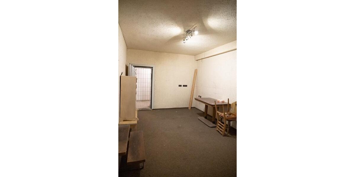 Lagerräume in Dahlbruch, ~80qm - 4 Räume inkl Starkstrom & WC zimmer