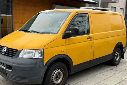 VW T5 Transporter 270.000 km 3.990 € München 81825
