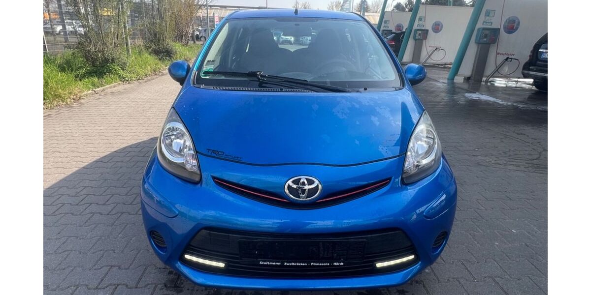 Toyota Aygo (X) 53.710 km 4.999 &euro; Germersheim 76726