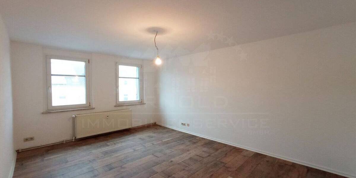 Etagenwohnung Flöha - 4 Zimmer, 100 m&sup2;, 600&euro; | Angebot:26017667