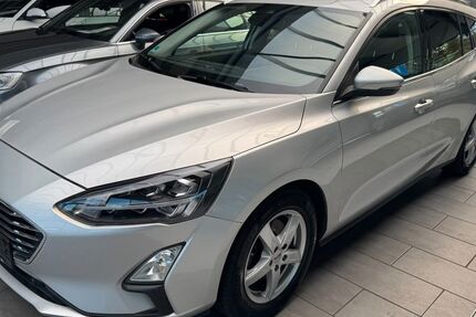 Ford Focus 175.000 km 9.950 € Detmold 32758