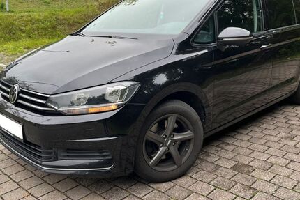 VW Touran 74.000 km 25.999 € Eichenberg 07768