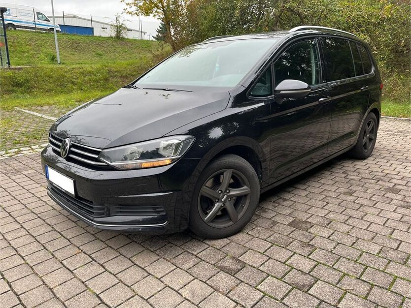 VW Touran 74.000 km 25.999 € Eichenberg 07768