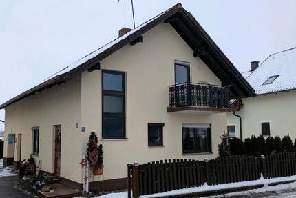 Haus Bayerbach - 3 Zimmer, 71 m&sup2;, 900&euro; | Angebot:25895290