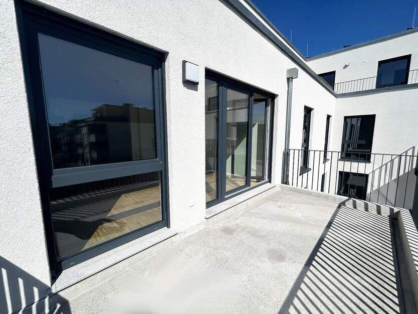 Moderner Wohnkomfort - viel Platz + Freiraum! 5 Zimmer + Süd-Balkon, Einbauküche, 2 Bäder, Aufzug 5 zimmer