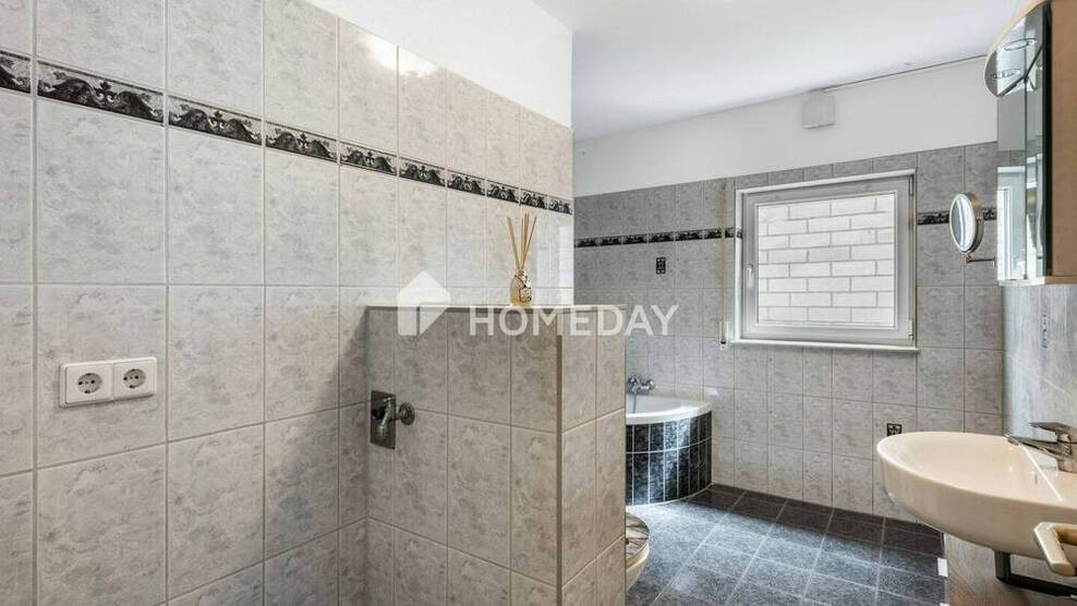 77?m² Wohnkomfort mit Südterrasse, EBK und Stellplatz - sofort bezugsfrei in Wurzen