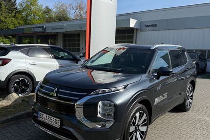 Mitsubishi Plug-in Hybrid Outlander 3.900 km 49.980 &euro; Braunschweig 38126