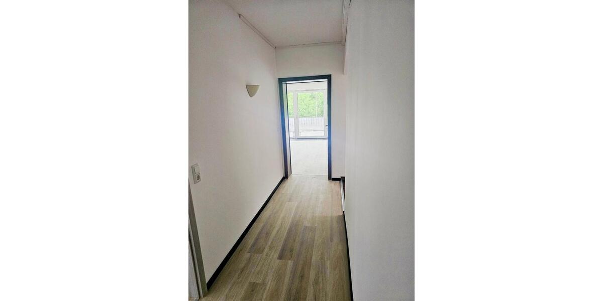 Etagenwohnung Reichshof - 4 Zimmer, 144 m&sup2;, 1.300&euro; | Angebot:25580154