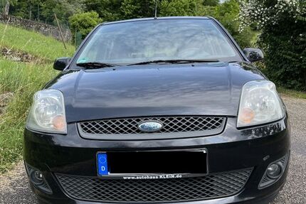 Ford Fiesta 235.220 km 2.100 € Stuttgart 70599