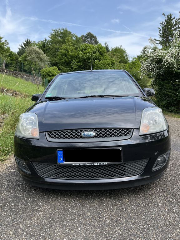 Ford Fiesta 235.220 km 2.100 € Stuttgart 70599