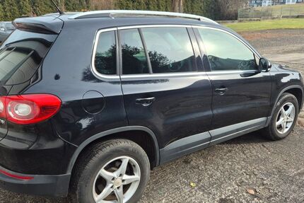 VW Tiguan 249.999 km 4.299 &euro; Herne 44628