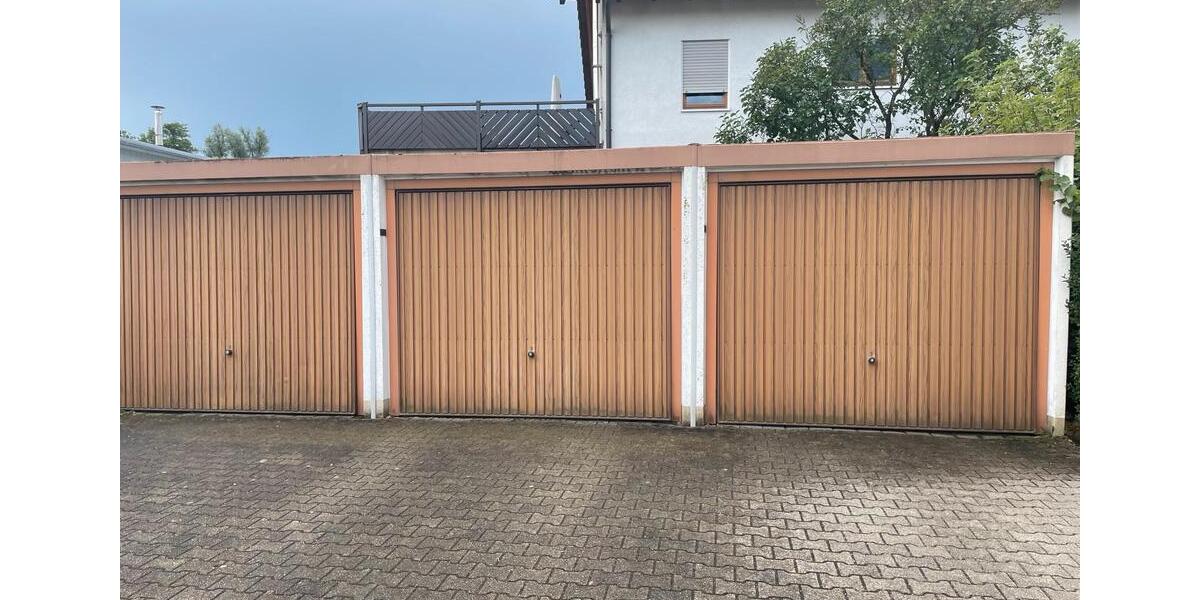 Dachgeschoßwohnung Singen (Hohentwiel) - 3 Zimmer, 83 m&sup2;, 249.000&euro; | Angebot:25249823