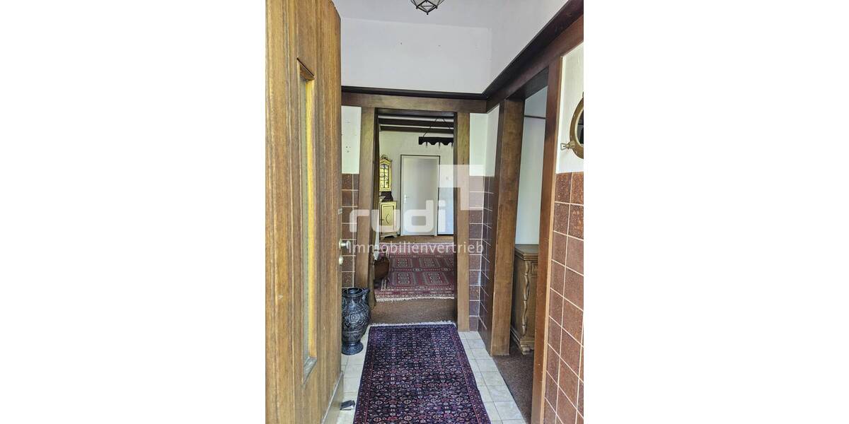 Etagenwohnung Lage - 2 Zimmer, 97 m&sup2;, 650&euro; | Angebot:26779557