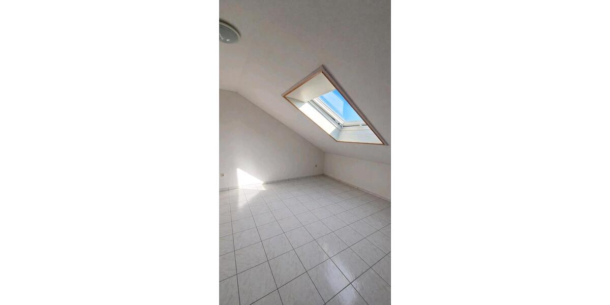 Dachgeschoßwohnung Gießen Schlangenzahl - 2 Zimmer, 45 m&sup2;, 515&euro; | Angebot:26272953