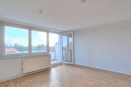 Wir Renovieren für Sie! 2-Zimmer-Wohnung in Großenhain - bald schon dein! zimmer