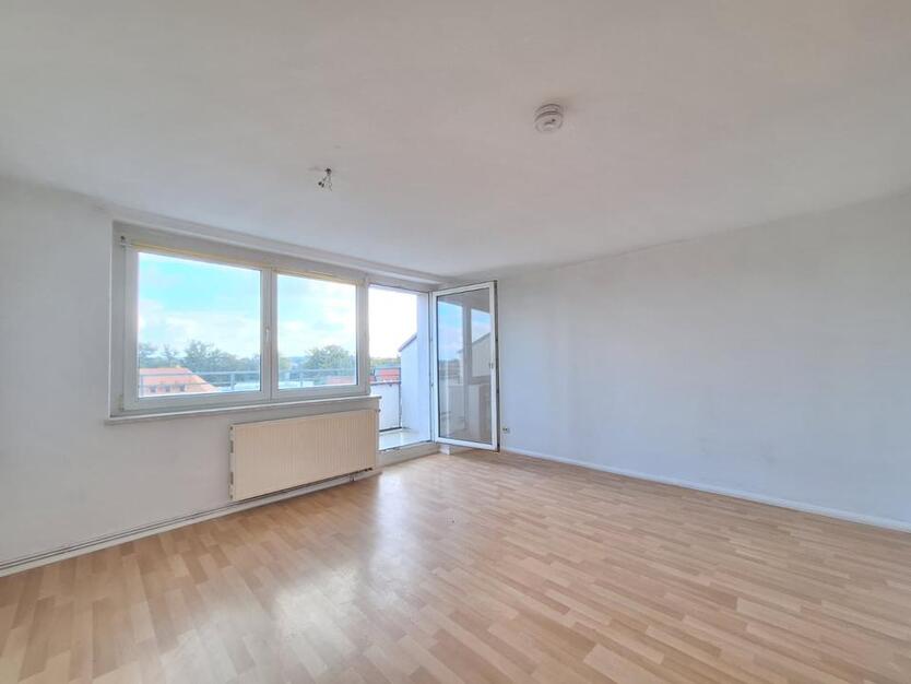 Wir Renovieren für Sie! 2-Zimmer-Wohnung in Großenhain - bald schon dein! zimmer