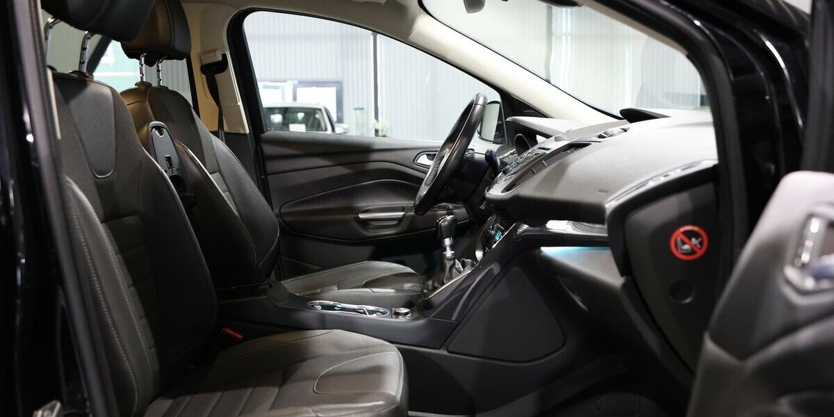 Ford Kuga 2.0 TDCI 4x4 TITANIUM / LEDER / NAVI+ 90.000 km 13.444 &euro; Hamm 59077