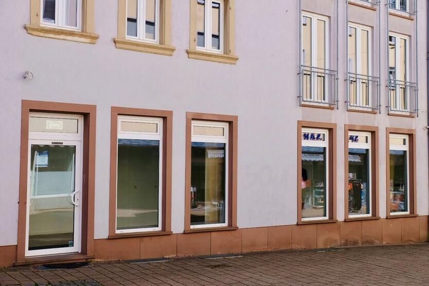 Gewerbefläche am Kirchplatz in Merzig zu vermieten – 95 m² Erdges