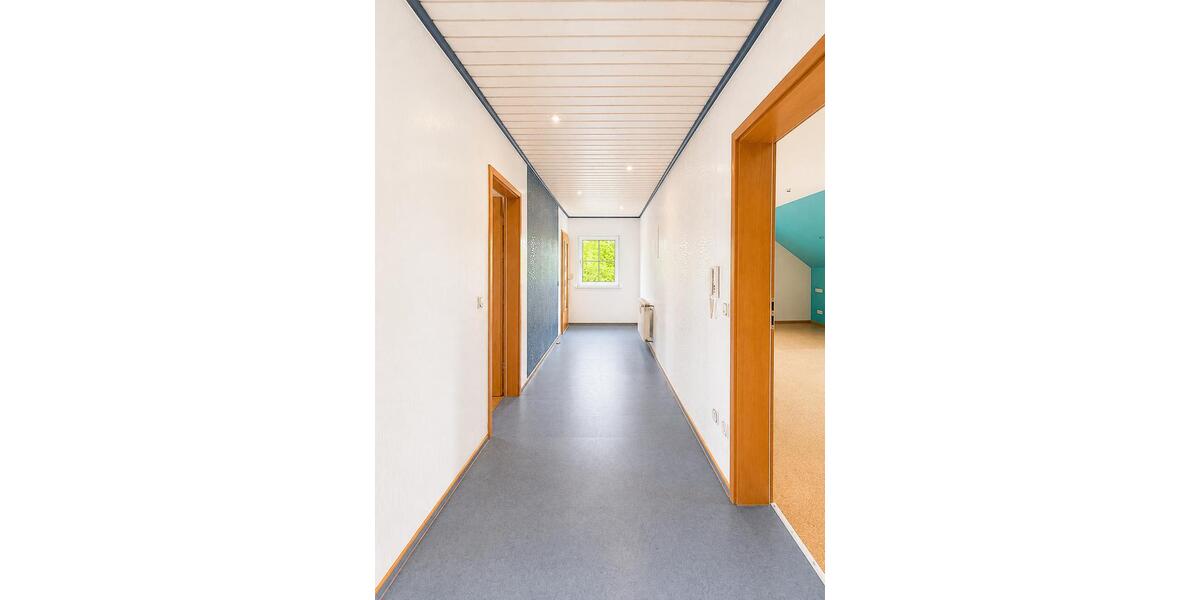 Etagenwohnung Kalbach - 7 Zimmer, 170 m&sup2;, 1.000&euro; | Angebot:26665471