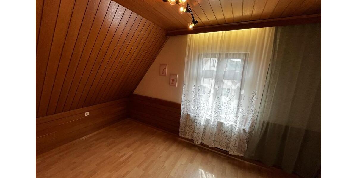 Einfamilienhaus Kirkel - 9 Zimmer, 170 m&sup2;, 250.000&euro; | Angebot:26806876